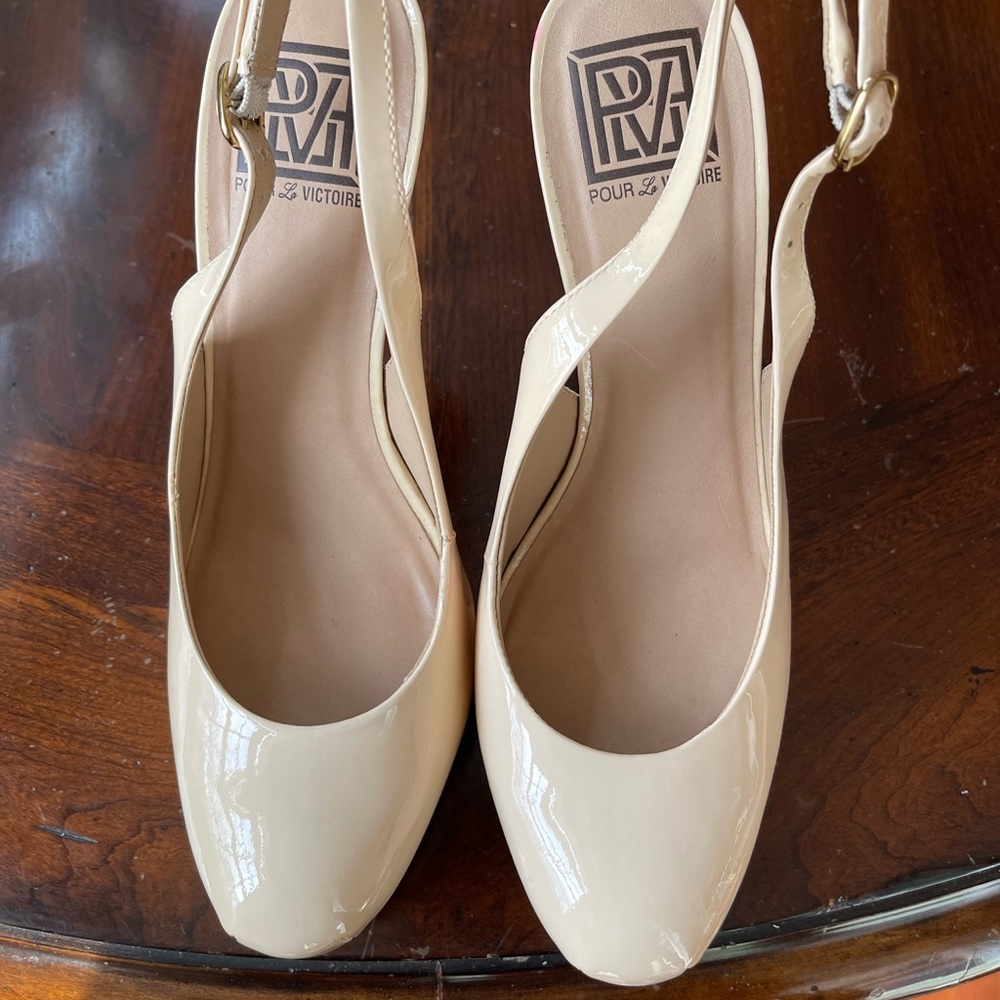 Pour la Victiore patent nude platform sling back
